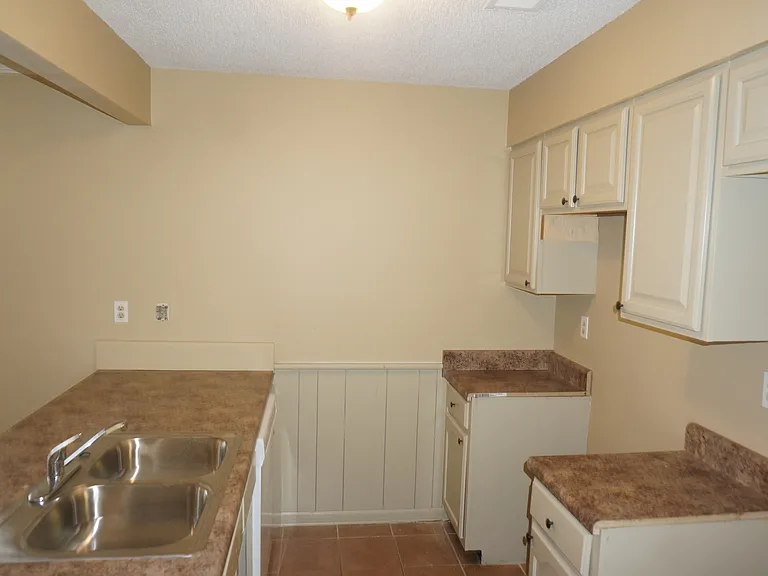 6525 Castle Creek Ln — Photo 7