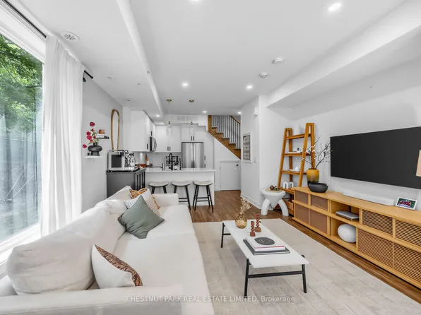 3488 Widdicombe Way #5, Mississauga, ON L5L 0B8