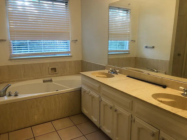 16006 Crepemyrtle Dr — Photo 5