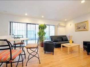349 W 53rd St, New York, NY 10019