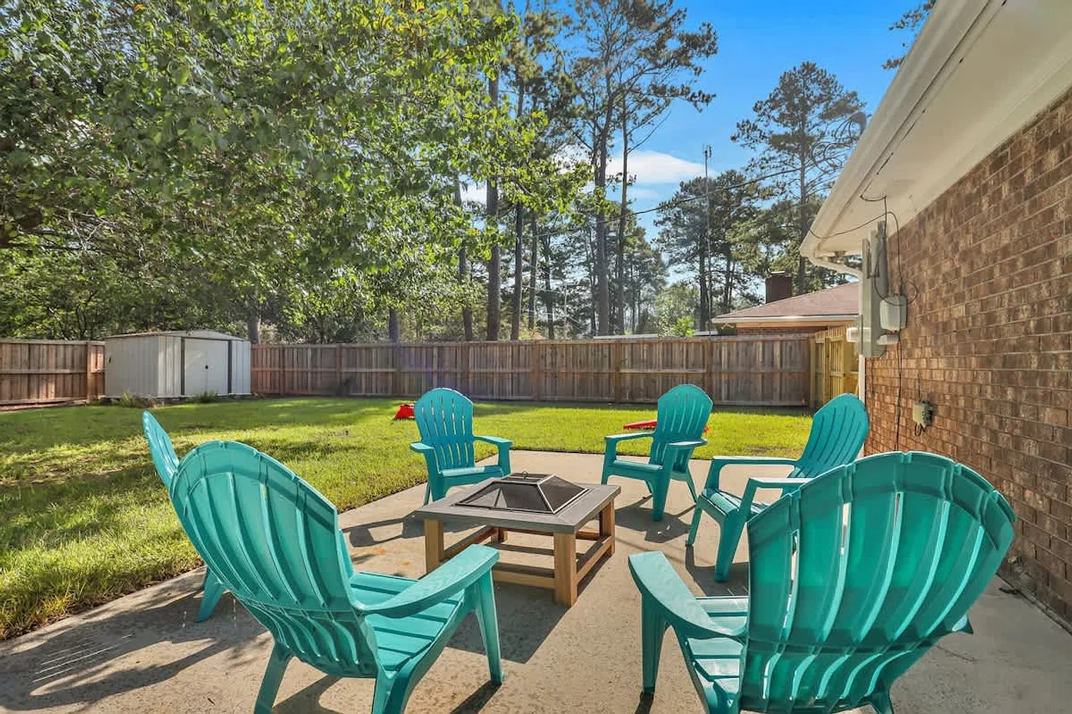 3 bed, 2.0 bath, 1560 sqft, $3,800 — Photo 2
