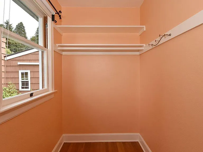 4318 NE 42nd St — Photo 22