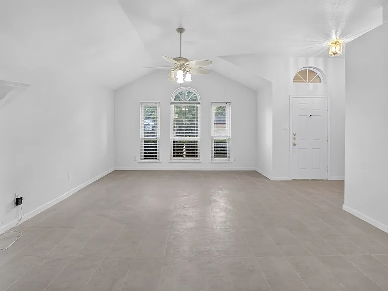7016 Snowivy Ct — Photo 6