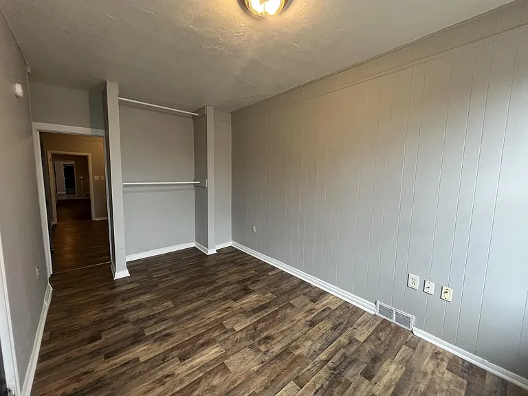 51 S Queen St #1 — Photo 6