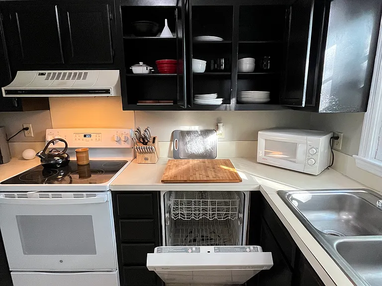 511 Saint Charles Ct — Photo 10
