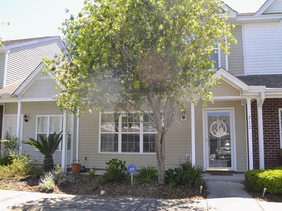 Front of townhouse 