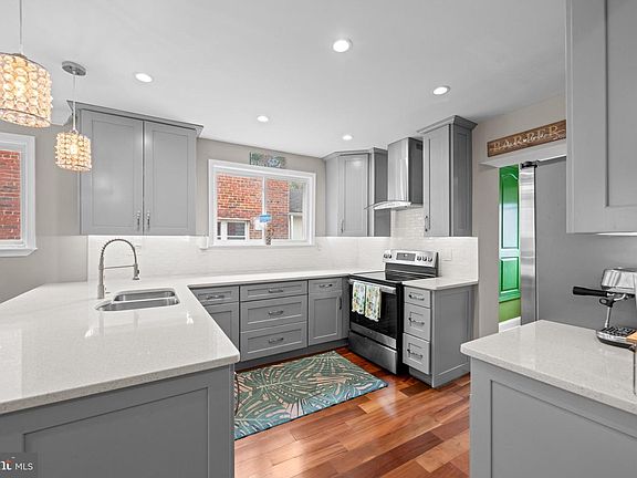 5th image of 7556 8th St NW
