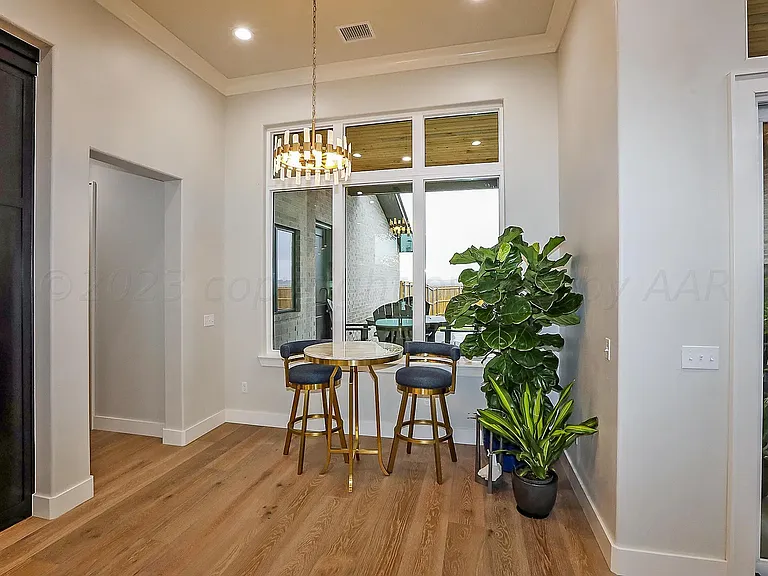 9405 Rockridge — Photo 12