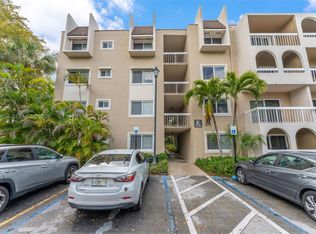 Village Of Kings Creek Co, Miami, FL 33143