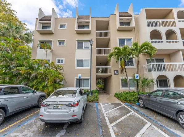 7722 Camino Real APT 218, Miami, FL 33143