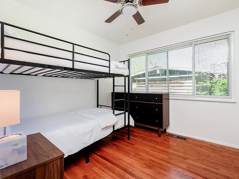 720 Jamaica Pl — Photo 17