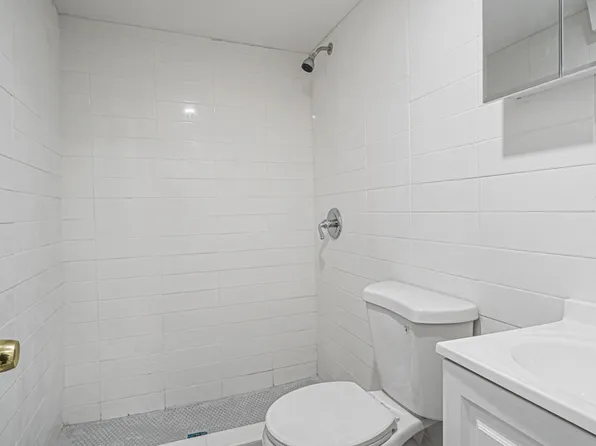 5618 Sylvan Avenue image 22 of 30