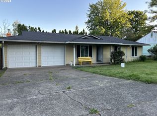 450 NE 22nd St, Gresham, OR 97030