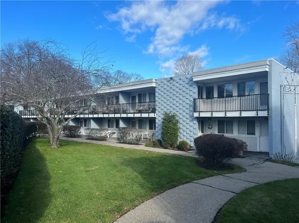 1 Wyndover woods Lane #21, White Plains, NY 10603