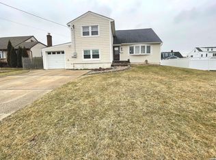 482 S Long Beach Ave, Freeport, NY 11520