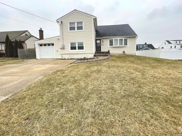 482 S Long Beach Avenue, Freeport, NY 11520