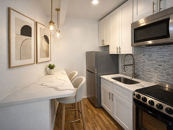 3rd image of 312 E 30th St APT 5B