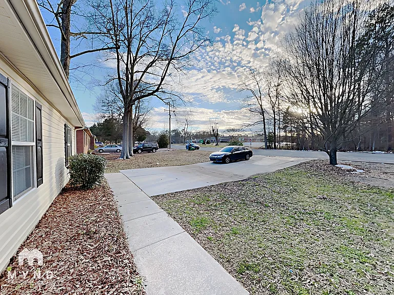6409 Barrington Dr — Photo 14