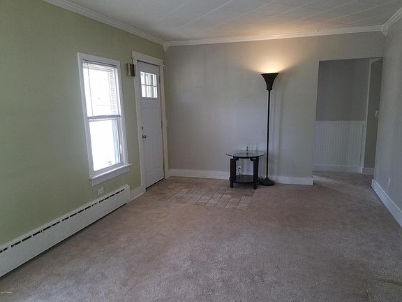 4th image of 1339 Diamond Ave NE