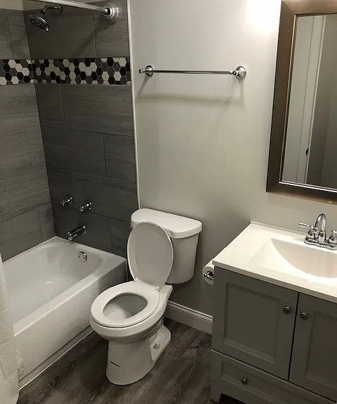 519 S Milwaukee Ave #6 — Photo 3