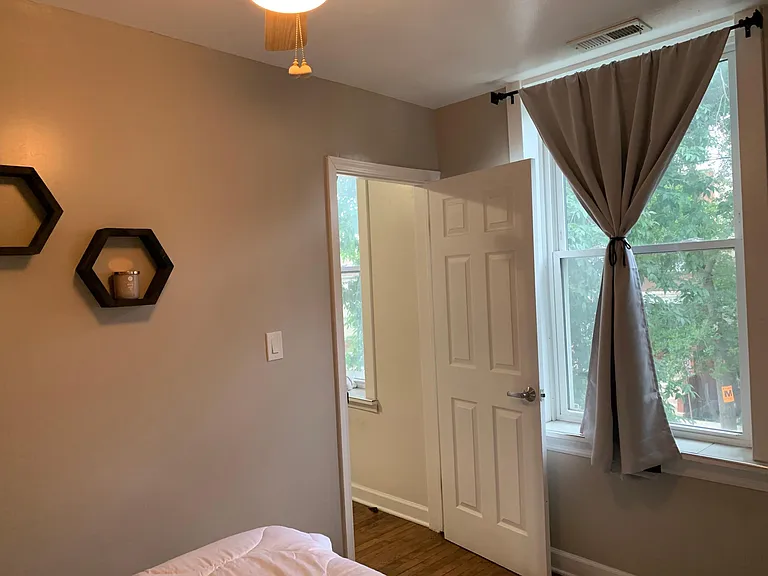3157 S Emerald Ave #2F — Photo 7