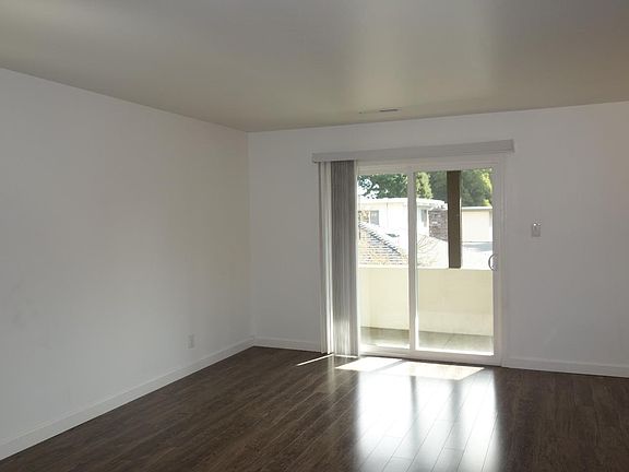4th image of 839 Highland Ave APT 6