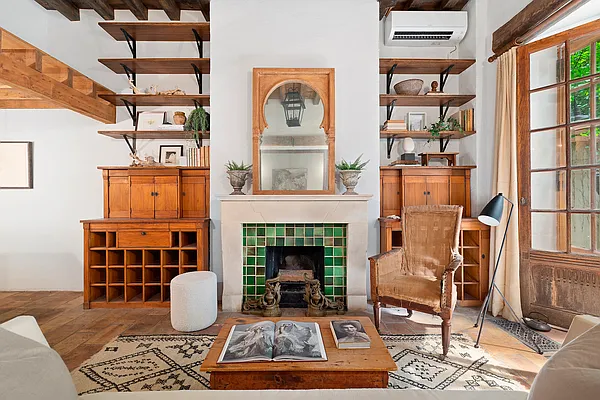 Sold by Compass | media 14