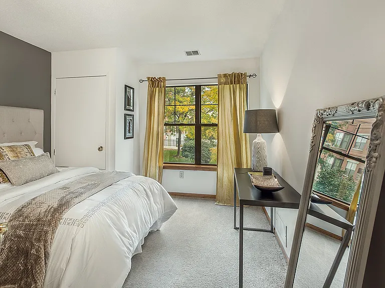 Library Hill Apartments — Photo 9