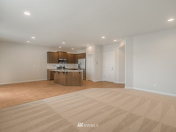 4th image of 2827 Anna Street NE #185