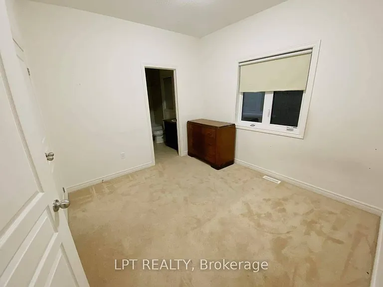 35 Humberstone Cres — Photo 17