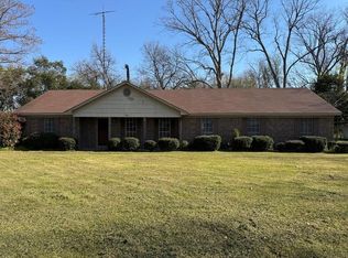 996 Riverside Rd, Leland, MS 38748