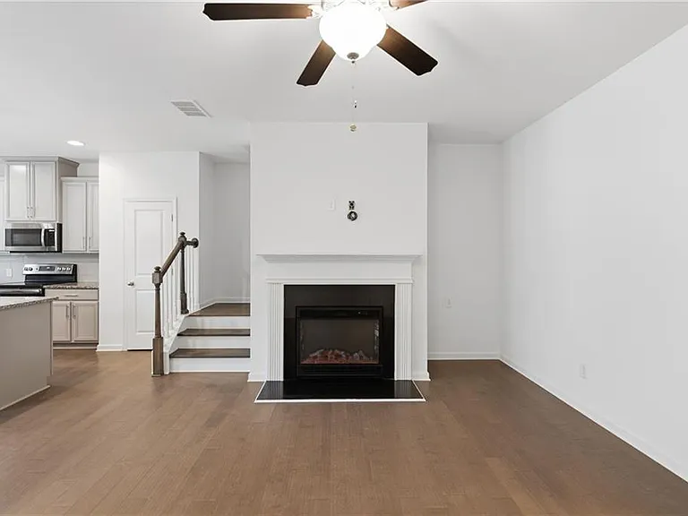2392 Belmont Pl — Photo 9