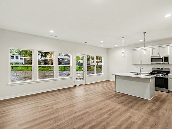 4th image of 2059 Topaz Ln