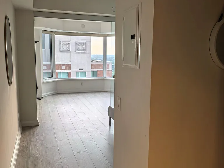 155 Yorkville Ave #2815 — Photo 6