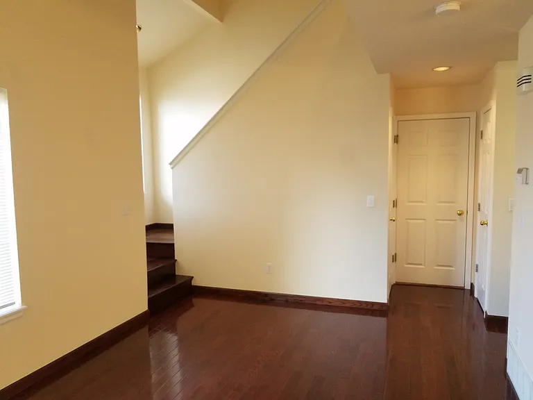 500 Lashley St #16 — Photo 4