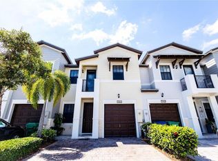 10464 NW 61st St, Doral, FL 33178