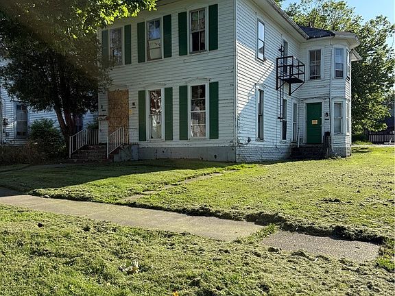 3rd image of 413 Swan St