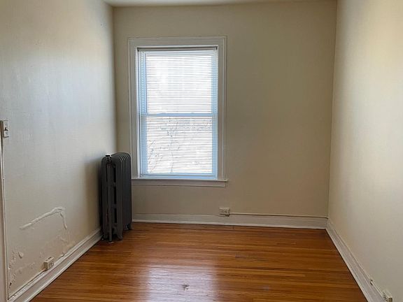 3rd image of 1211 W Elmdale Ave #3FA