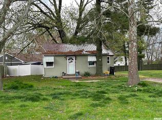 192 Gunion Ave, Pekin, IL
