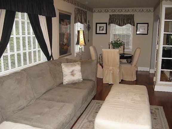 4th image of 301 Oriole Dr