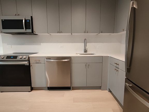4th image of 445 Gerard Ave APT 226