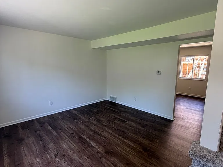 1524 Genessee Ave — Photo 2
