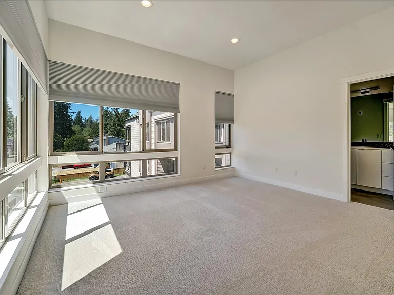 18402 Corliss Ave N #A — Photo 36
