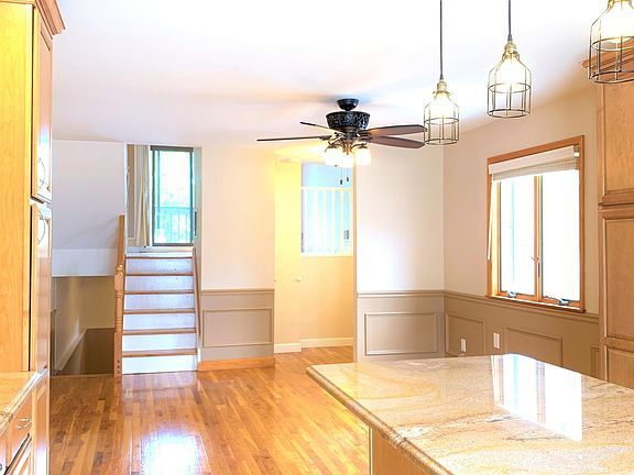 3rd image of 278 Doane Ave