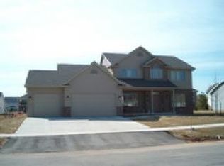 233 E Benton Dr, Appleton, WI 54913