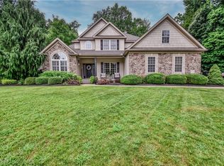 5736 Silvertree Ct, Madison, OH 44057