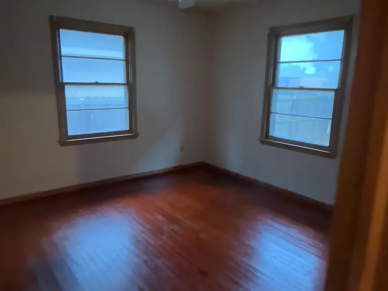 1909 Phelps Dr — Photo 2