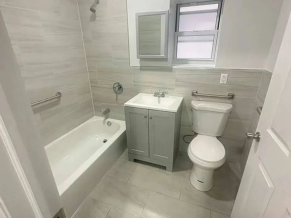 4th image of 10439 38th Ave
