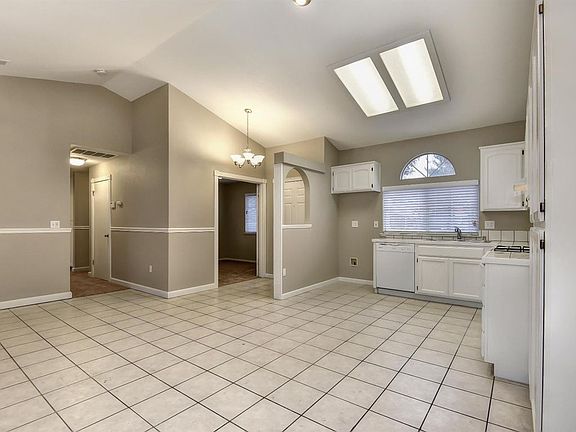 2nd image of 1121 Pinto Trail Dr