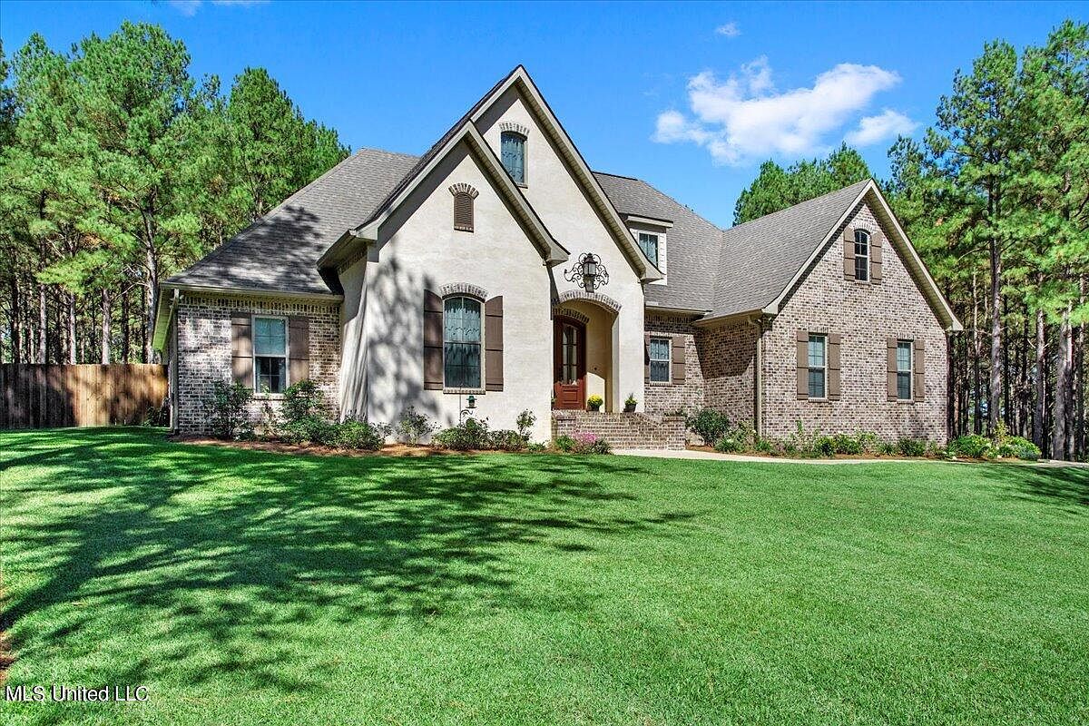 4 Woodlands Dr, Laurel, MS 39443 Zillow
